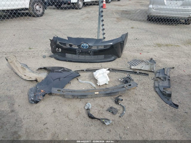 JTDKAMFU7N3154797 Toyota Prius Le