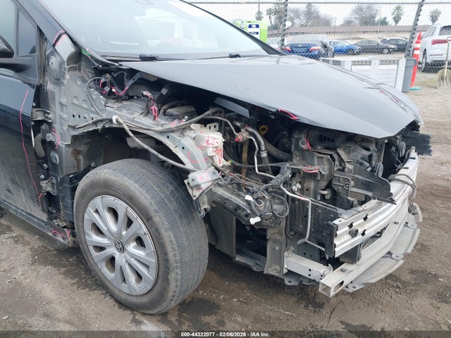 JTDKAMFU7N3154797 Toyota Prius Le