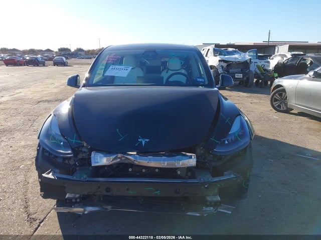44322118 :رقم المزاد ، 7SAYGAEEXSF294667 vin ، 2025 Tesla Model Y Long Range Dual Motor All-wheel Drive مزاد بيع