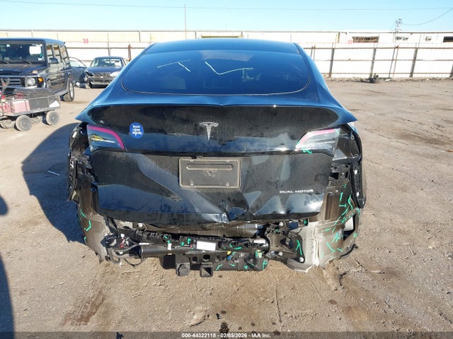 44322118 :رقم المزاد ، 7SAYGAEEXSF294667 vin ، 2025 Tesla Model Y Long Range Dual Motor All-wheel Drive مزاد بيع