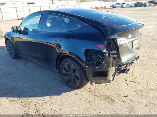 2025 TESLA MODEL Y 7SAYGAEEXSF294667 Photo 2