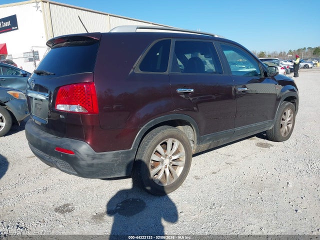 2011 KIA SORENTO 5XYKU4A1XBG100597 Photo 3