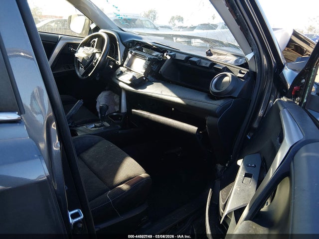 2017 TOYOTA RAV4 JTMWFREV8HJ711159 Photo 4