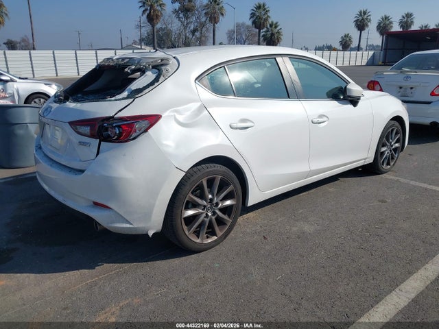 3MZBN1L30JM239694 Mazda Mazda3 Touring
