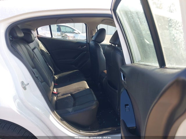 3MZBN1L30JM239694 Mazda Mazda3 Touring