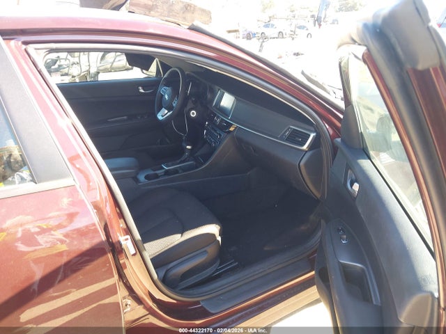 5XXGT4L38KG374778 KIA Optima Lx