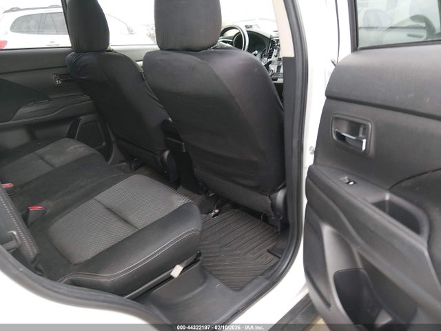2016 MITSUBISHI OUTLANDER JA4AZ3A3XGZ063000 Photo 7