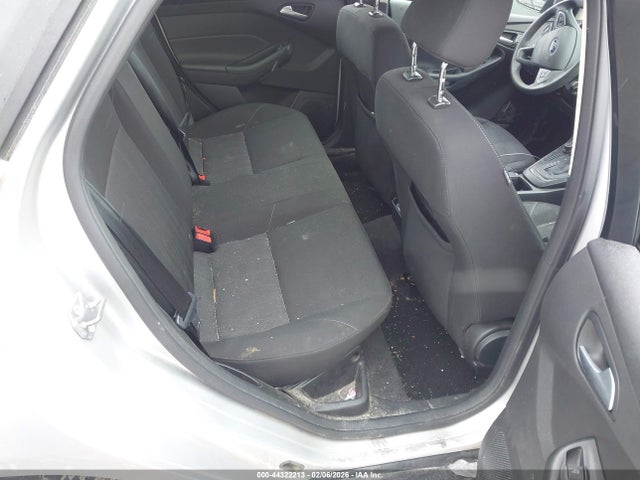 Ford FOCUS SE 2017 1FADP3F26HL326442 Image 8