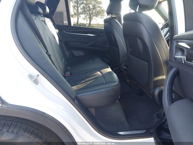 2017 BMW X5 5UXKR2C54H0U18976 Photo 7