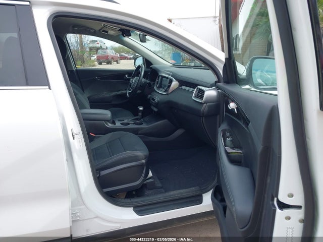 5XYPG4A53LG697996 KIA Sorento 3.3l S