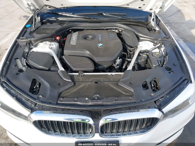 WBAJA5C54KBX49121 BMW 530I