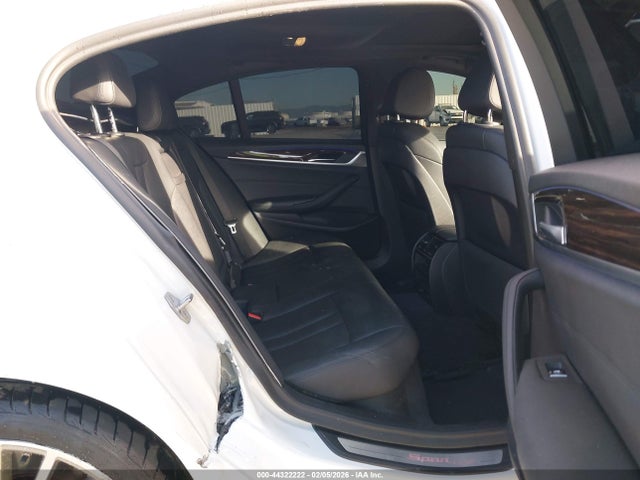 WBAJA5C54KBX49121 BMW 530I