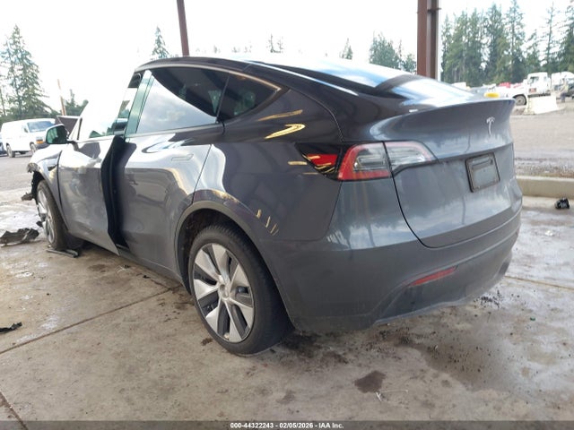 Продаж на аукціоні авто 2023 Tesla Model Y Awd/long Range Dual Motor All-wheel Drive, vin: 7SAYGDEE3PF664642, номер лоту: 44322243