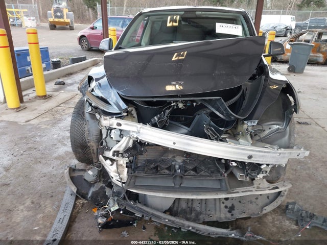 Продаж на аукціоні авто 2023 Tesla Model Y Awd/long Range Dual Motor All-wheel Drive, vin: 7SAYGDEE3PF664642, номер лоту: 44322243