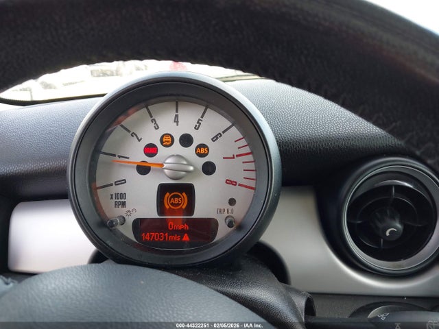 2011 MINI COOPER WMWSU3C55BT184453 Photo 6