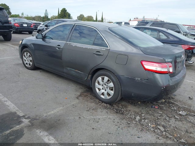 2011 TOYOTA CAMRY JTNBF3EK4B3006299 Photo 2