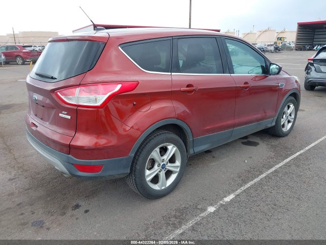 1FMCU0GX5EUB99823 Ford ESCAPE SE