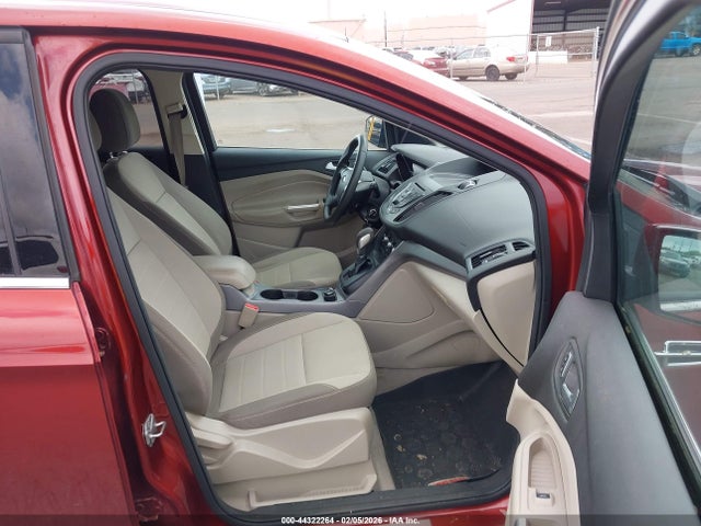 1FMCU0GX5EUB99823 Ford ESCAPE SE