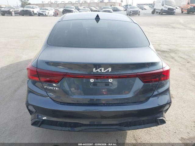 3KPF24AD3RE826083 KIA Forte Lxs