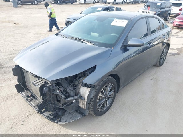 3KPF24AD3RE826083 KIA Forte Lxs
