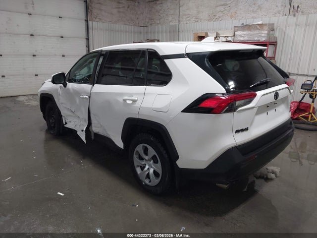 Toyota RAV4 LE 2022 2T3G1RFV4NC260750 Image 3