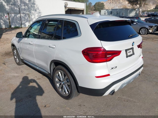2019 BMW X3 5UXTR7C55KLF33466 Photo 2