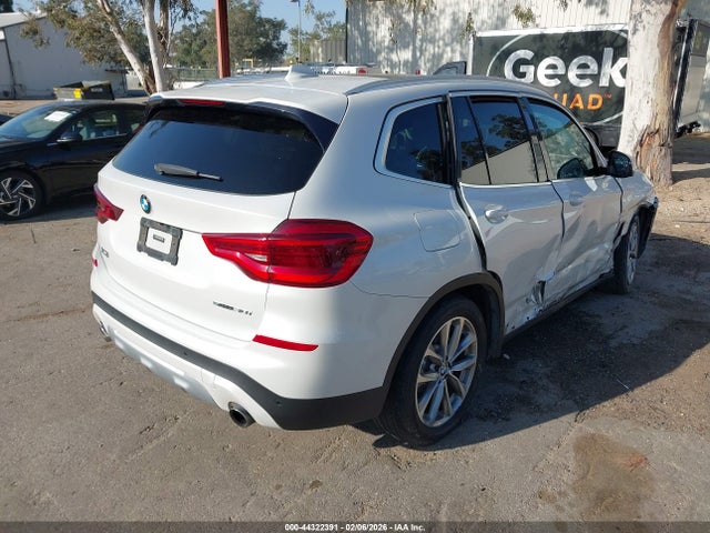 2019 BMW X3 5UXTR7C55KLF33466 Photo 3