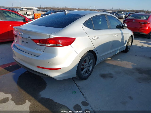 5NPD84LF7JH365622 Hyundai ELANTRA SEL