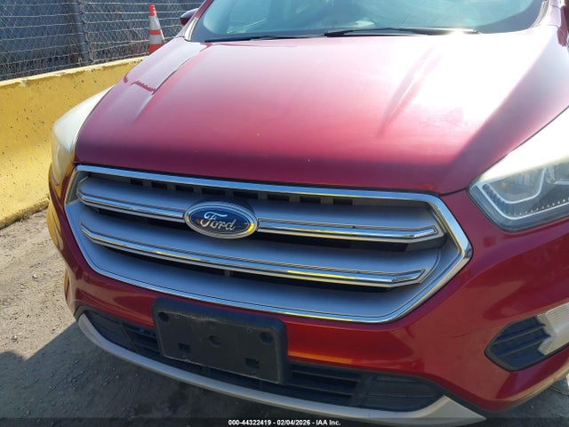 1FMCU0J99HUB31250 Ford Escape Titanium