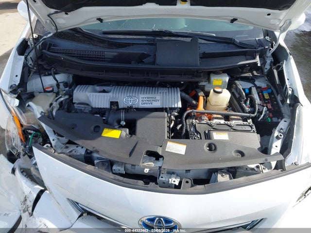 JTDZN3EU5EJ014838 Toyota Prius V Three