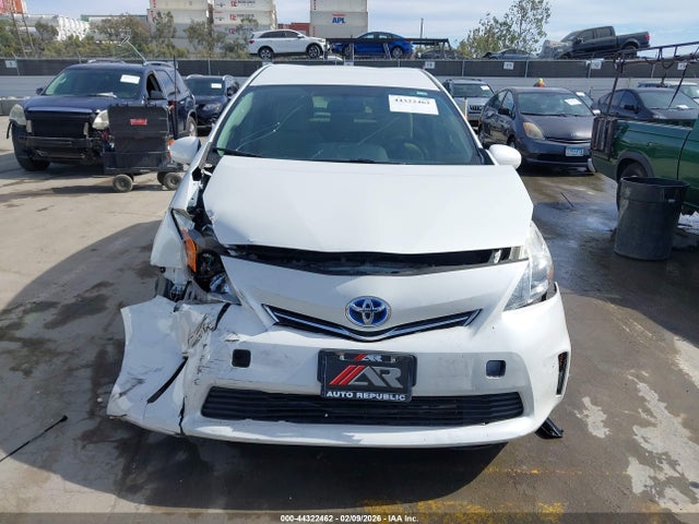 JTDZN3EU5EJ014838 Toyota Prius V Three