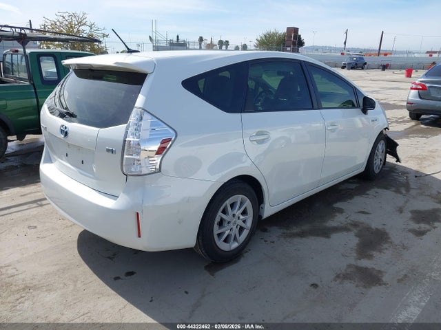 JTDZN3EU5EJ014838 Toyota Prius V Three