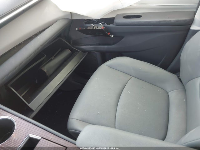 5TDJSKFC0RS116160 Toyota SIENNA XLE