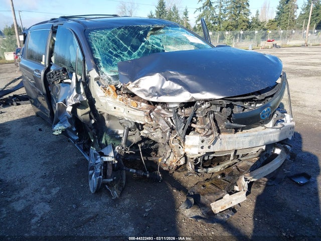 5TDJSKFC0RS116160 Toyota SIENNA XLE