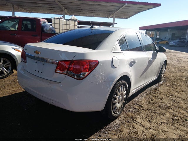 1G1PA5SG6F7101586 Chevrolet Cruze Ls Auto