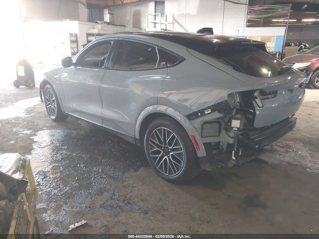 3FMTK3S5XSMA38266 Ford Mustang Mach-e Premium