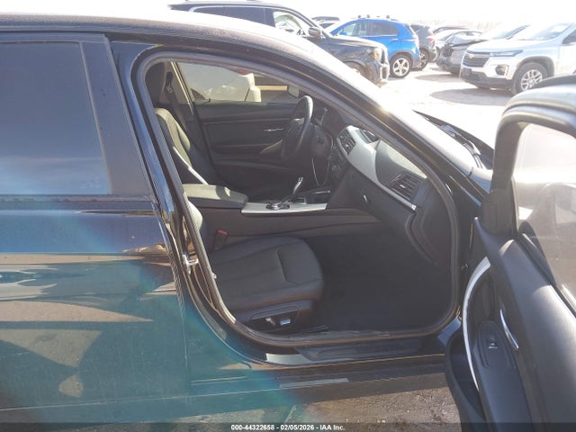 2018 BMW 320I WBA8E1G52JNU92530 Photo 4