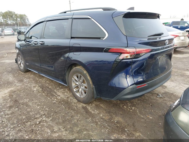 5TDJSKFC1MS022314 Toyota SIENNA XLE