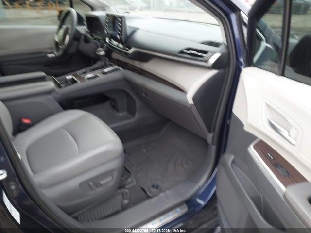 5TDJSKFC1MS022314 Toyota SIENNA XLE
