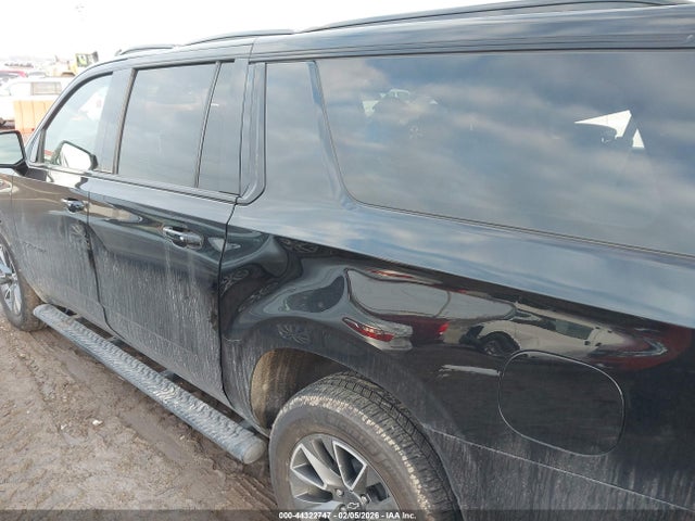 Chevrolet Suburban 4wd Z71 2023 1GNSKDKD3PR339200 Image 17