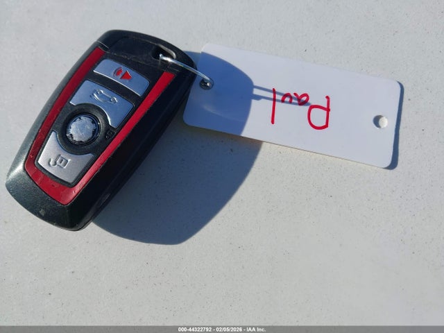 44322792 :رقم المزاد ، WBA8E3G57GNU01675 vin ، 2016 Bmw 328i Xdrive مزاد بيع