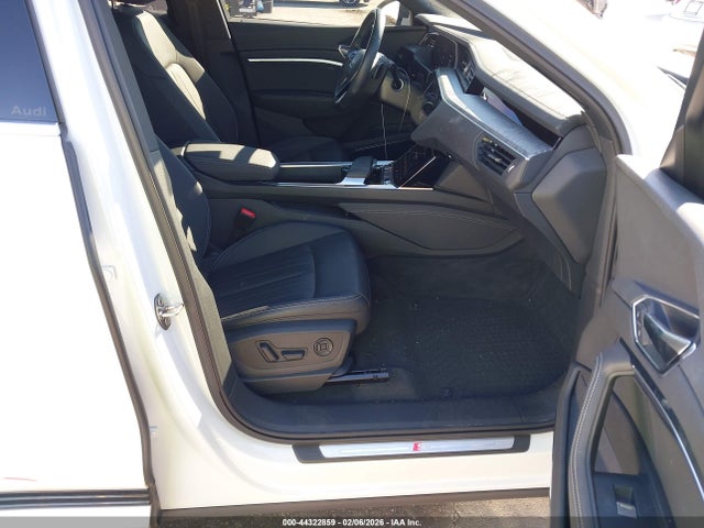 WA1CAAGE3RB017078 Audi Q8 E-tron S Line Premium Plus Quattro