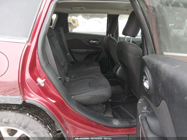 1C4PJMCS1GW268112 Jeep Cherokee Latitude