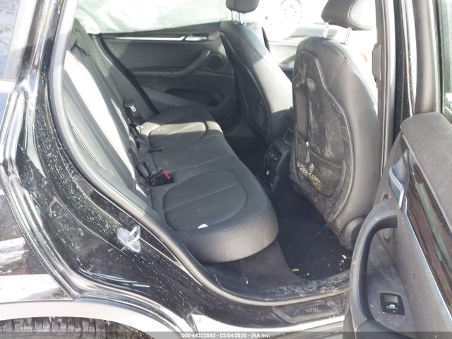 2016 BMW X1 WBXHT3C35G5E51476 Photo 7