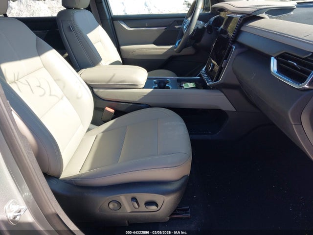1GKENNKS0RJ240566 GMC Acadia Awd Elevation