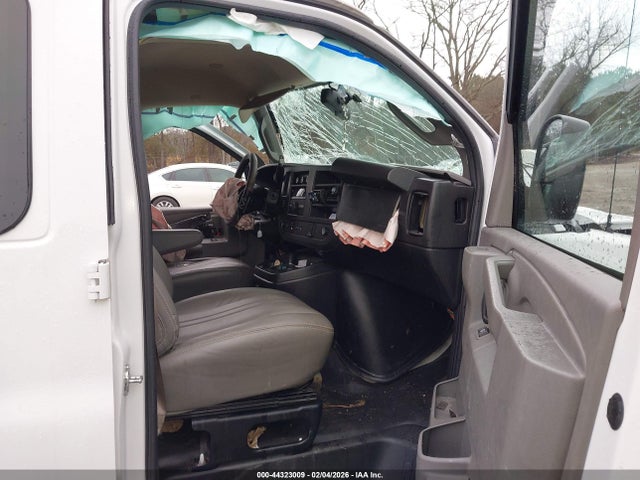 1GCWGAFG4K1368243 Chevrolet Express 2500 Work Van