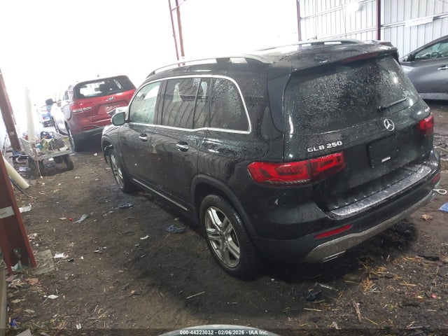 2021 MERCEDES-BENZ GLB 250 W1N4M4HB3MW108952 Photo 2