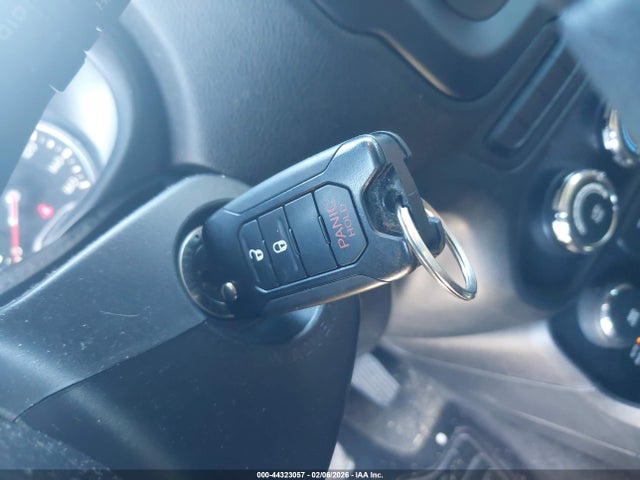 Продаж на аукціоні авто 2015 Jeep Renegade Sport, vin: ZACCJBAT7FPB80479, номер лоту: 44323057