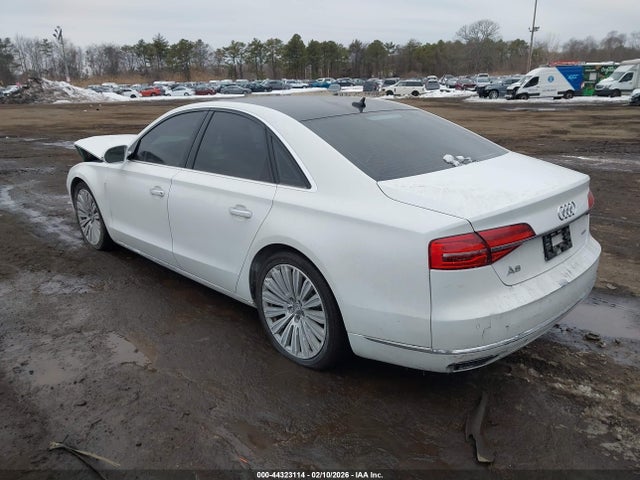 44323114 :رقم المزاد ، WAUJGAFD8FN020005 vin ، 2015 Audi A8 3.0t مزاد بيع