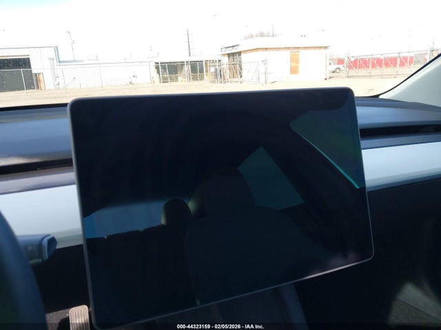 2022 Tesla Model 3 Long Range Dual Motor All-wheel Drive მანქანა იყიდება აუქციონზე, vin: 5YJ3E1EB3NF199441, აუქციონის ნომერი: 44323159